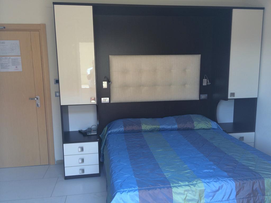Hotel Ricchi Rimini Pokoj fotografie